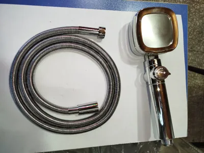 شیلنگ دوش ریز بافت و سردوش چند حالت درجه 1 برای ثبت سفارش با ما تماس بگیرید.
09367924374