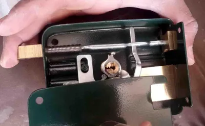 نصب و تعمیر قفل برقی در شهریار