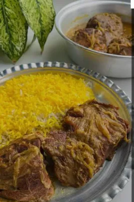 چلو گوشت__3,500,000ریال توضیحات : گوشت گوسفندی 120 گرم _برنج 380 گرم _همراه با زیره و زعفران- دورچین