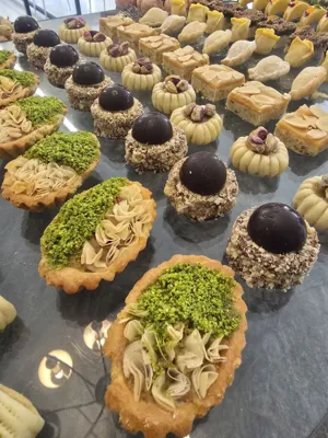 آموزش شیرینی سنتی و مدرن در اصفهان