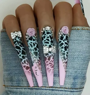 کاشت ناخن در اصفهان