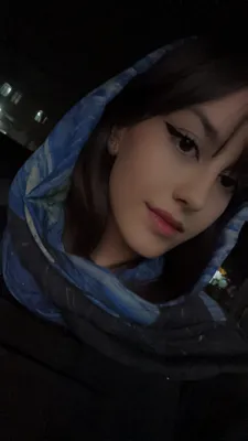 نگار عاشورپور 
