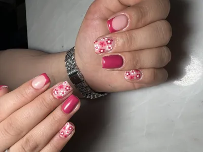 بهترین ناخن کار در بروجرد
