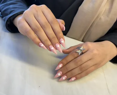 بهترین ناخن کار در بروجرد
