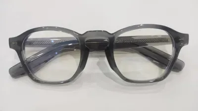 خرید عینک طبی در شیراز