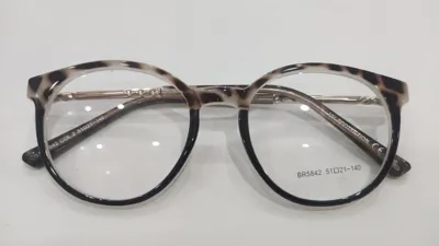 خرید عینک طبی در شیراز