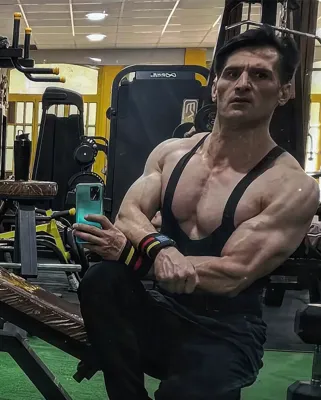 باشگاه بدنسازی اتم