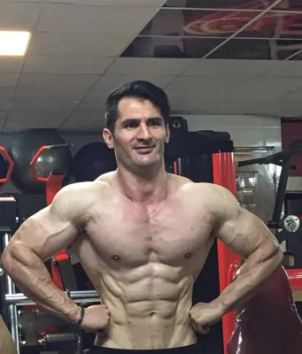 باشگاه بدنسازی اتم 