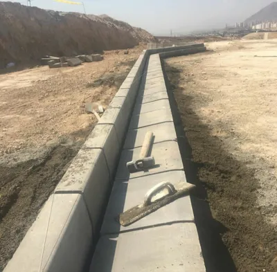 جدول بتنی دور باغچی