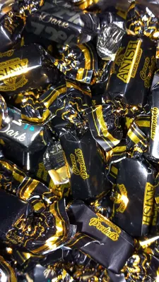 شکلات اصفهان