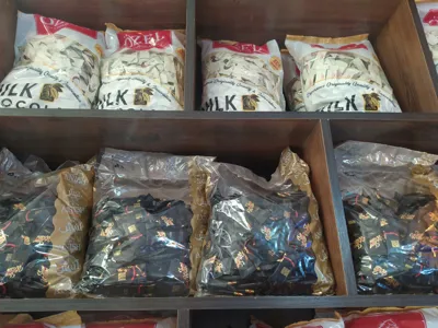 شکلات اصفهان