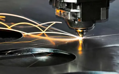 خدمات برش لیزر در بومهن