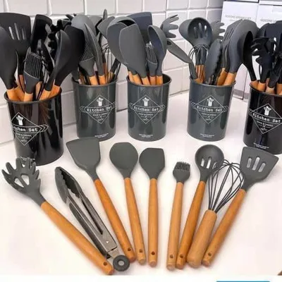 👑ست ابزارسیلیکونی۱۲پارچ👑

جنس بدنه:سیلیکون

شامل:کفگیر پخت‌و‌پز،چنگال

پخت‌و‌پز،ملاقه،همزن،قاشق

سالاد،چنگال سالاد،قاشق پخت‌و‌پز،انبر

قابلیت شست‌وشوبادست‌ویاباماشین ظرفشویی