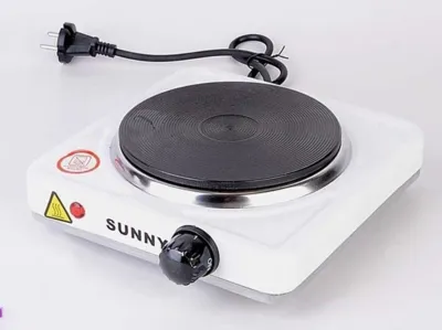 👑اجاق گازبرقی تک سانی 👑

مدل Sunny LP-5802 با استفاده از برق شهری کار می کند و گزینه ی بسیار مناسبی برای استفاده در مسافرت ها و کافی شاپ ها می باشد. این اجاق برقی دارای ابعاد 7*21.5*21.5 سانتی متر و دارای یک صفحه چدنی به قطر 15 سانتی متر می باشد. توان مصرفی اجاق 1500 وات می باشد و با ولتاژ 220-240  ولت کار می کند. بر روی بدنه اجاق یک چراغ نشانگر وضعیت به همراه پیچ تنظیم روشن/خاموش و میزان حرارت دهی از 1 تا 5 تعبیه شده است. وزن محصول 1200 گرم بوده و به راحتی در صندوق عقب خودرو جهت حمل جای می شود.