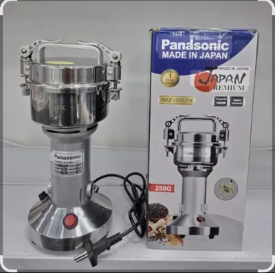 👑آسیاب صنعتی پاناسونیک👑 

آسیاب صنعتی 250گرمی پاناسونیک

 با توان 1500مصرفی بالا  بدنه تمام فلز ادویه جات و حتی قهوه را نیز برای شما به طور کامل خرد میکند .

این آسیاب ها جدید ترین مدل در بازار هستند که صنعتی بوده و با قدرت و موتور خود به راحتی در ظرف چند دقیقه هر گونه ماده ای را مخلوط می کند .

آسیاب صنعتی پاناسونیک