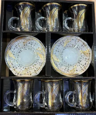 👑 سرویس چای خوری👑




سرویس دارای 6 عدد نعلبکی و 6 عدد استکان می باشد.




قابل شستوشو در ماشین ظرفشویی.




استکان ها همه دارای دسته می باشند.




جنس استکان بلور خارجی می باشد.