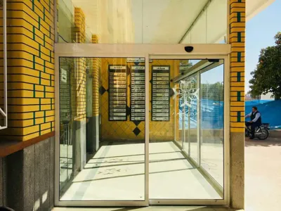  درب شیشه ای اتومات یکطرفه بازشو