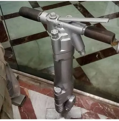 چکش بادی 35کیلویی مخصوص تخریب بتن و آسفالت 1500 ضربه در دقیقه هوای مصرفی 3/5متر مکعب باد سیلندر فولادی مناسب برای تخریب طولانی و معدن و چاه