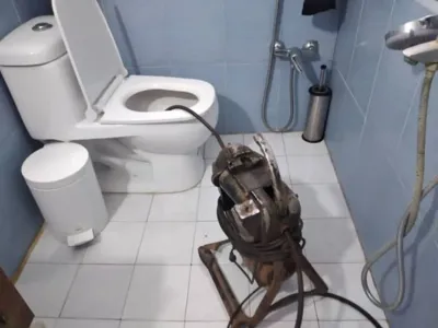 رفع گرفتگی توالت ایرانی و فرنگی اصفهان