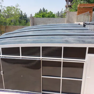 سقف متحرک شیشه ای