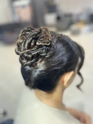 سالن زیبایی در آتیشگاه 