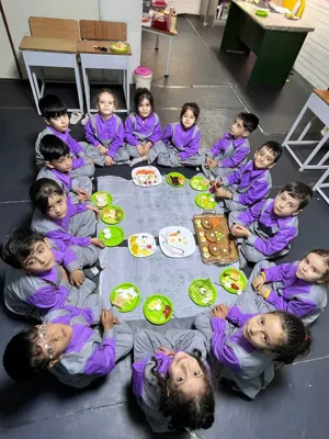 صبحانه تخم مرغ  مهدکودک مبینا