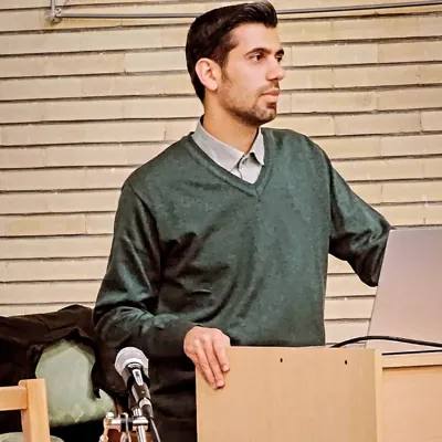 استاد دانشگاه دکتر علیرضا نیکنام مربی بدنساز مجموعه