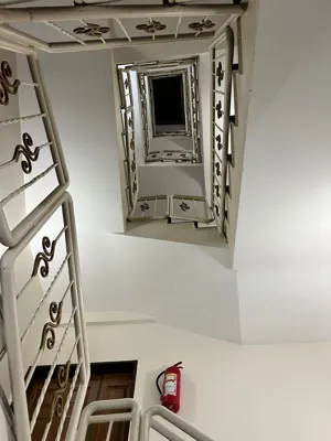 آسانسور بین پله در اصفهان