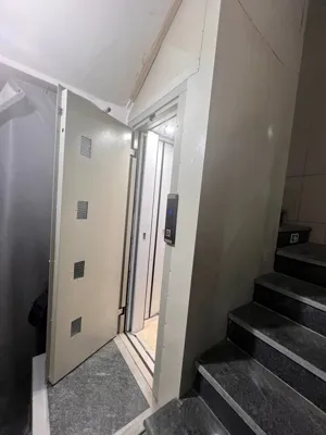 آسانسور بین پله در اصفهان