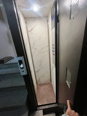 آسانسور بین پله در اصفهان