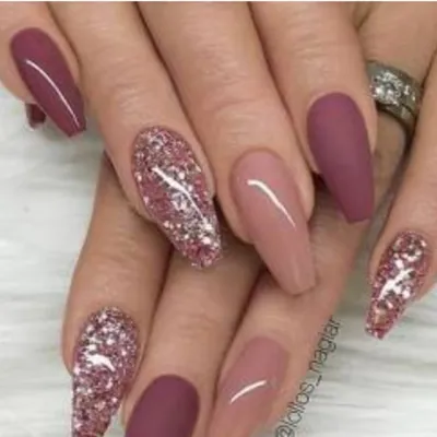 سالن کاشت ناخن در شرق تهران