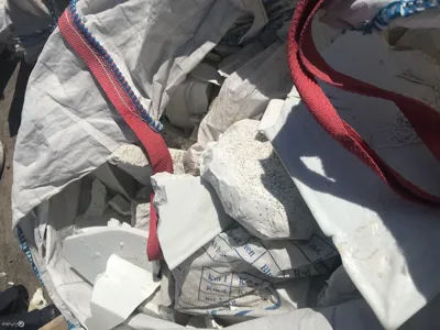 نخ های سفید