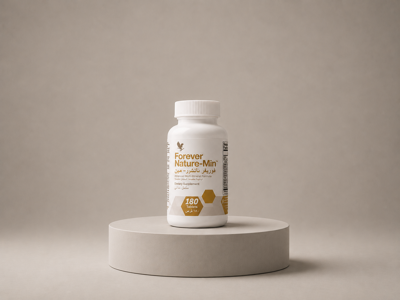 مکمل نیچرمین (Forever Nature-Min)
مکملی حاوی مجموعهای از مواد معدنی ضروری و کمیاب است که از منابع
طبیعی تهیه شده و به تأمین نیاز روزانه بدن به املاح معدنی کمک میکند
.
ترکیبات اصلی :
کلسیم، منیزیم، آهن، روی (زینک)، سلنیوم، مس، منگنز، کروم، ید، پتاسیم و سایر مواد معدنی کمیاب. خواص: کمک به حفظ سلامت استخوانها و دندانها کمک به عملکرد طبیعی عضلات و اعصاب تقویت سیستم ایمنی کمک به سلامت پوست، مو و ناخن کمک به کاهش خستگی و تأمین مواد معدنی مورد نیاز بدن
نحوه مصرف:
روزانه ۶ قرص، ترجیحاً همراه غذا و در سه وعده (هر بار ۲ قرص) یا طبق نظر پزشک. تعداد در هر قوطی: ۱۸۰ قرص که با مصرف روزانه ۶ عدد، برای ۳۰ روز کافی است.
