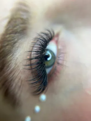 خدمات تخصصی ناخن و مو