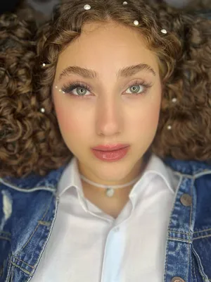 خدمات تخصصی ناخن و مو