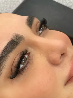 خدمات تخصصی ناخن و مو