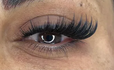 کاشت مژه در اصفهان