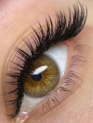 اکستنشن و کاشت مژه در اصفهان