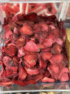 توت فرنگی خشک