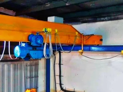 ساخت جرثقیل در جاجرود