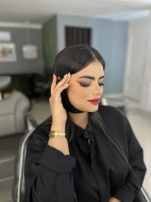 میکاپ نیمه اسموکی(رژ قرمزی)