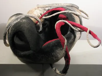 نام اثر:از مجموعه تولد متریال: پاپیه ماشه ابعاد: ۱.۵۰ در ۱.۷۰ متر