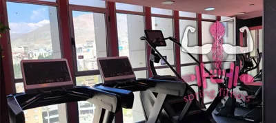 نمای بیرونی باشگاه بدنسازی اسپرینگ