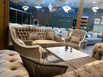 مبل و لوستر صادقی