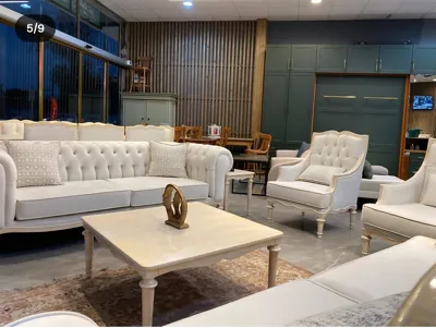 مبل و لوستر صادقی