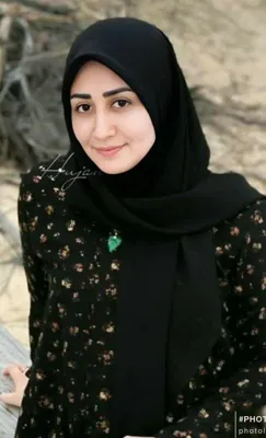 زهرا عموئی