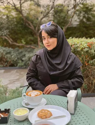 مونا ناطقی