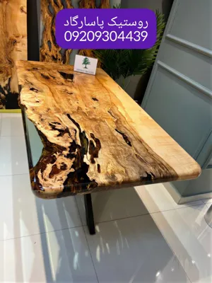 میز چوبی کافه