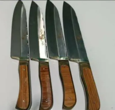 چاقوی کاربردی با دسته چوبی