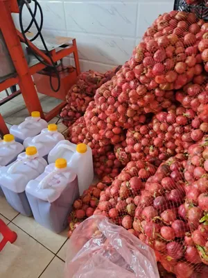 آب گیری انار در اصفهان&nbsp;